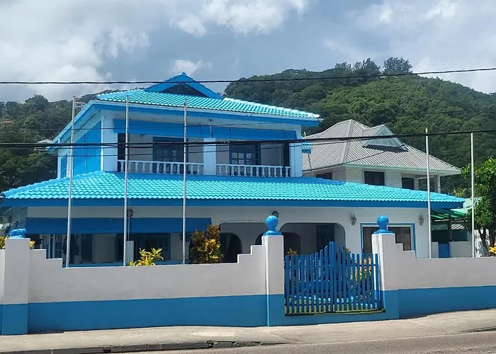 Le Chateau Bleu Anse aux Pins