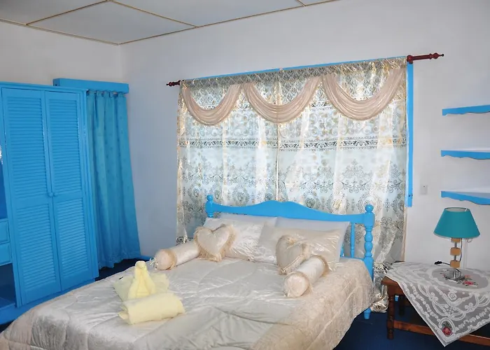 Guest house Le Chateau Bleu