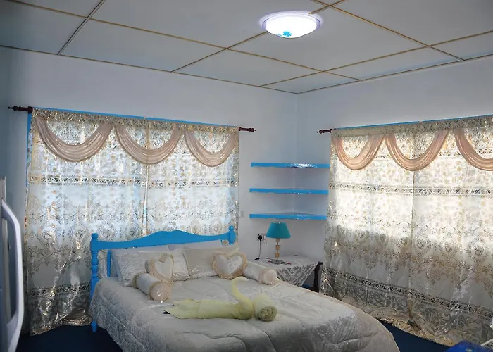 Le Chateau Bleu Guest house Anse aux Pins