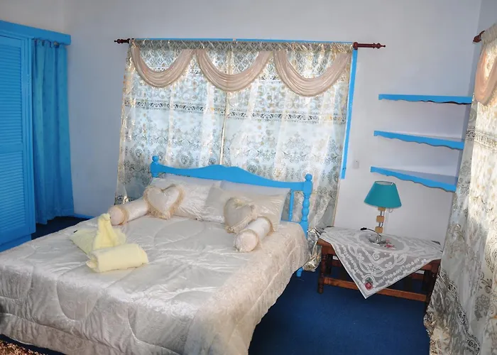 Le Chateau Bleu Guest house 3*